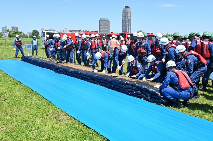 積み土のう工法の様子