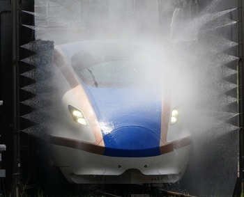 車体洗浄機通過体験の様子のイメージ写真