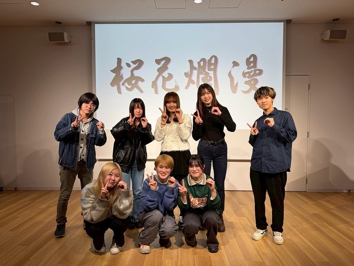 ハタチノサクラのメンバーの集合写真