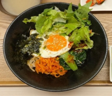 写真：野菜たっぷりビビンバ