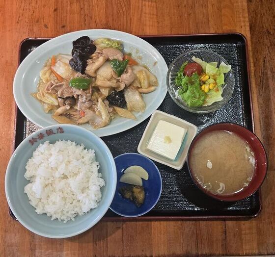 写真：肉と野菜のうま煮定食