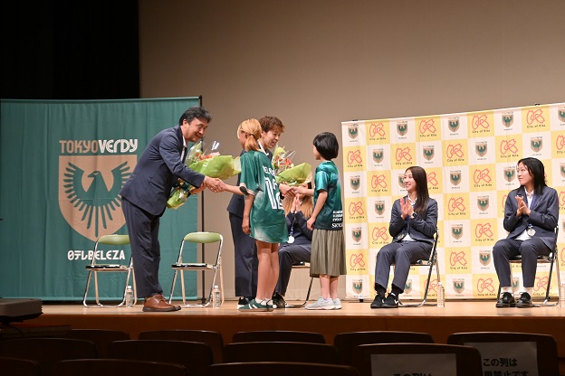 画像：報告会の様子2
